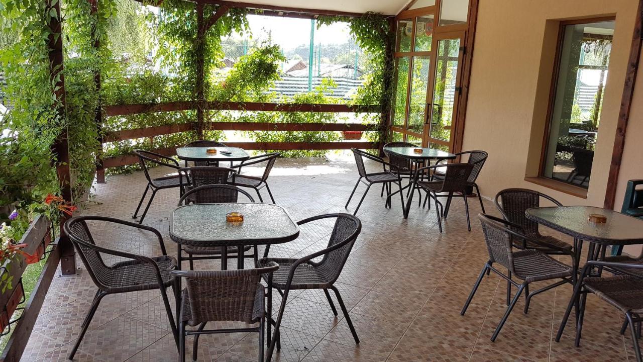 Hostel Horia Plopeni Exterior foto